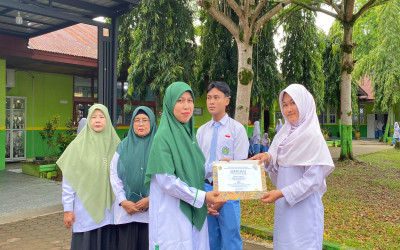 Hanifah Khoiriyah Siswa MAN 2 Pesisir Selatan Lolos ke Nasional OMI 2026 Bidang Fisika